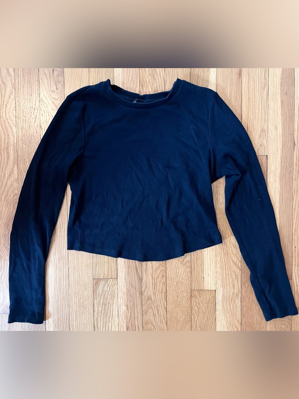 New Look women’s size small black ribbed Long Sleeve cropped crewneck top